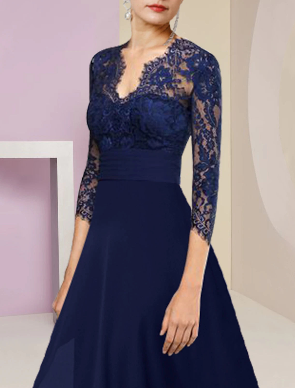 Abito da cerimonia per la madre della sposa, elegante, a trapezio, con scollo a V asimmetrico, lunghezza tè, in chiffon e pizzo, manica a 3/4 con arricciatura